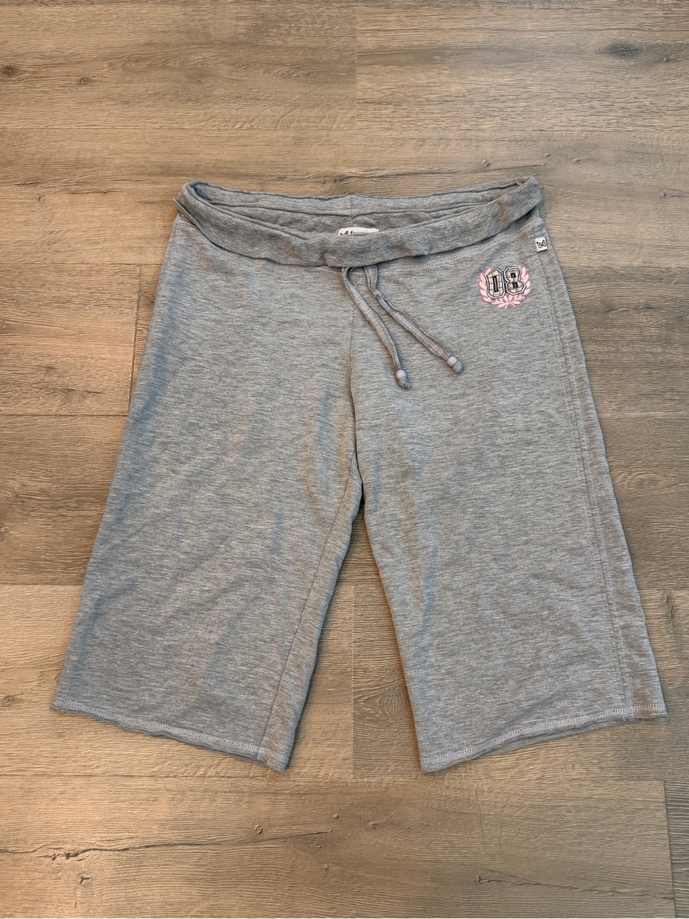 Self esteem Y2K vintage Heather grey capris shorts embroidered